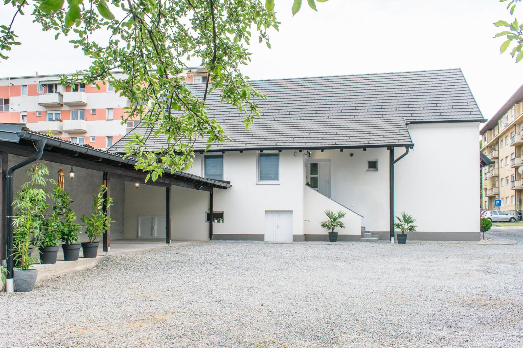Goodlife Studio Apartment Pozega Exterior photo
