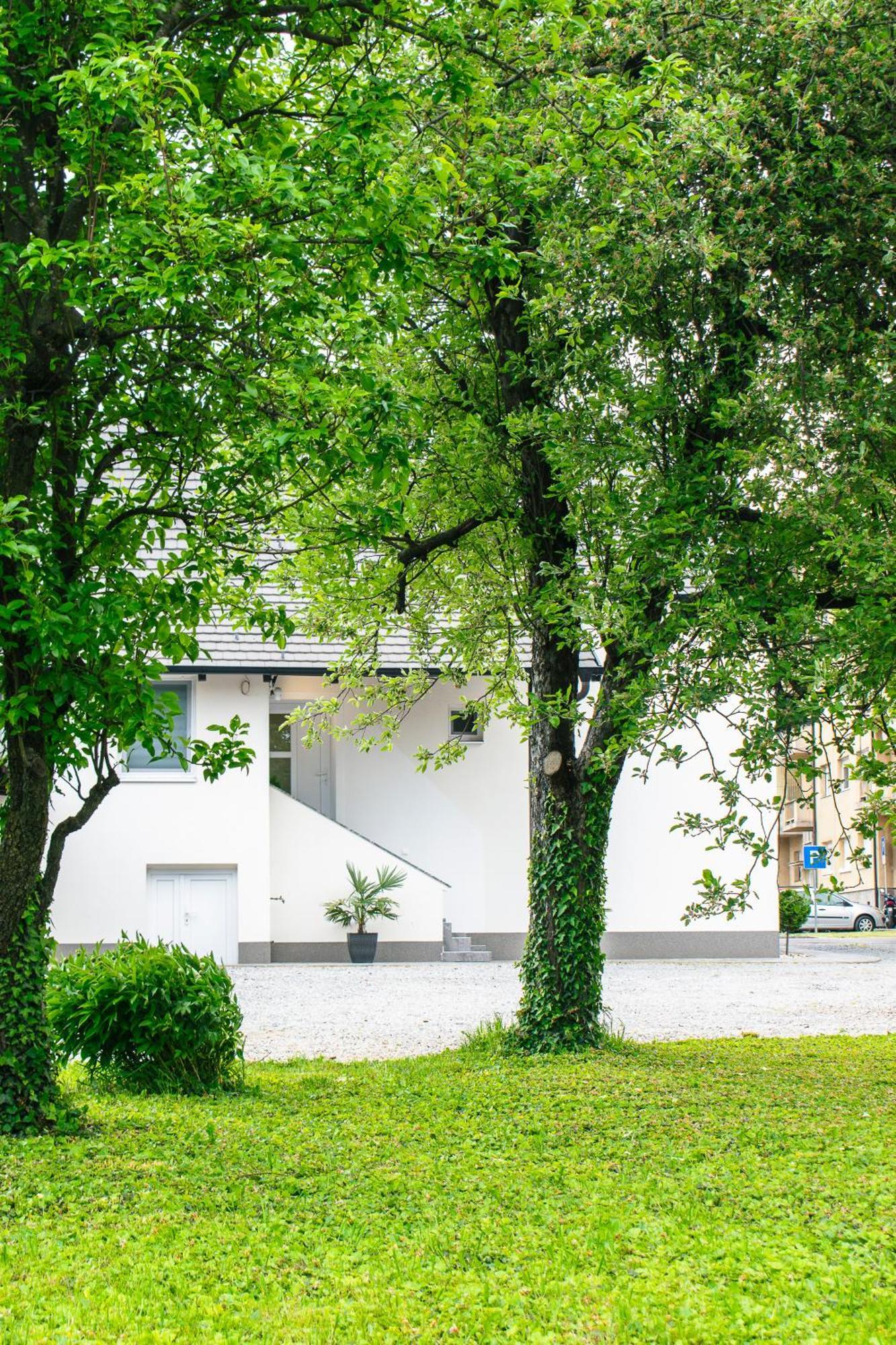 Goodlife Studio Apartment Pozega Exterior photo